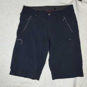 Mammut Black Runbold Shorts: Size 34